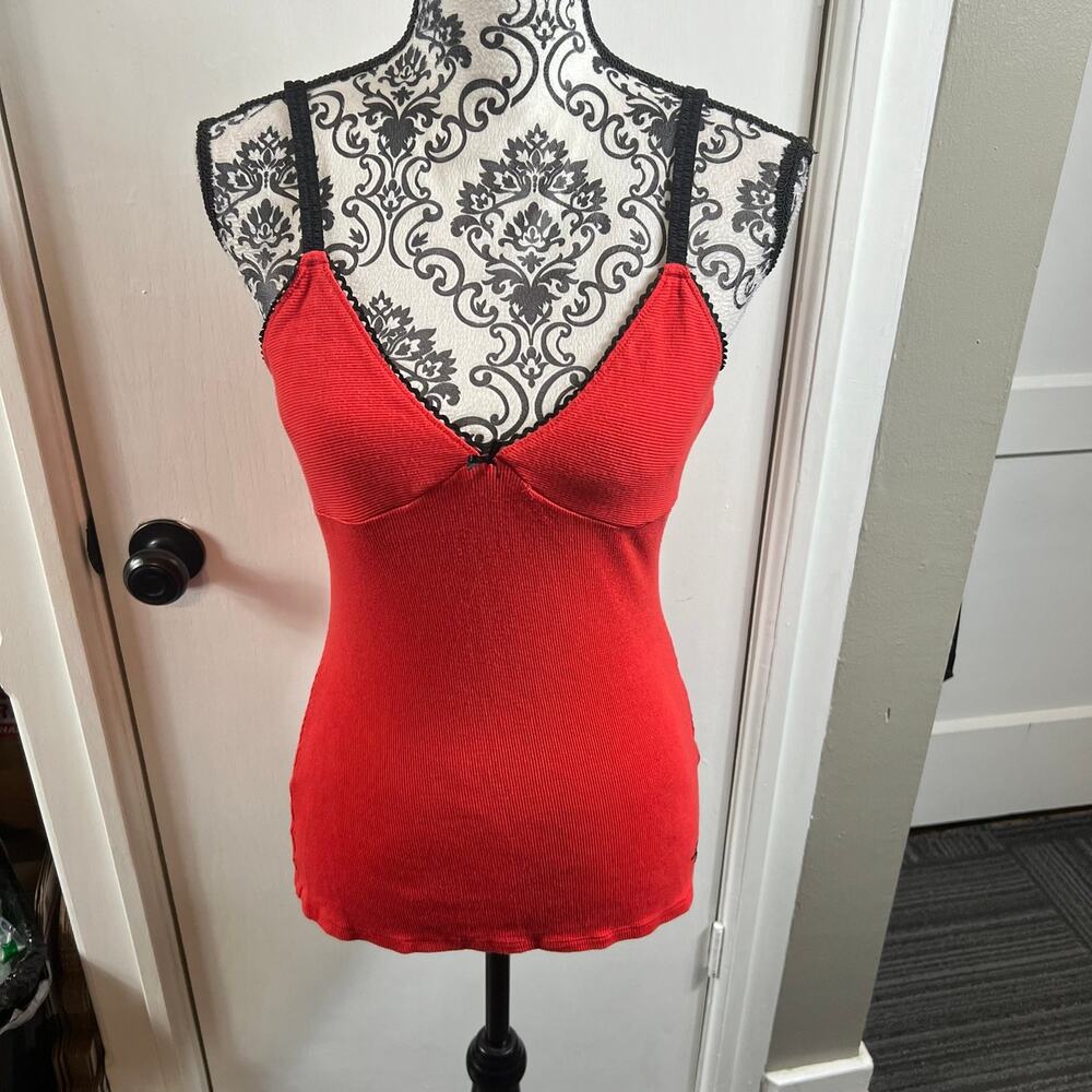 Guess red ribbed camisole with black lace trim and adjustable straps